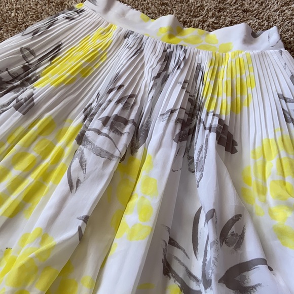 Target Pleated Pineapple Skirt - Picture 2 of 4